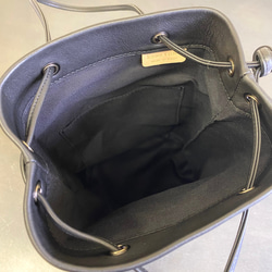 長財布が入るミニドローストリングバッグ◇高級イタリアンレザー【かわつむ】巾着バッグ スマホショルダー トートバッグ 黒 15枚目の画像