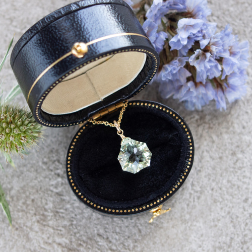 グリーンアメジスト（コンケーブカット）のシンプルネックレス（14KGF