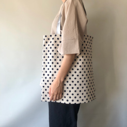 【ぺたんこバッグ】DOT BIG BAG　紺丸 3枚目の画像