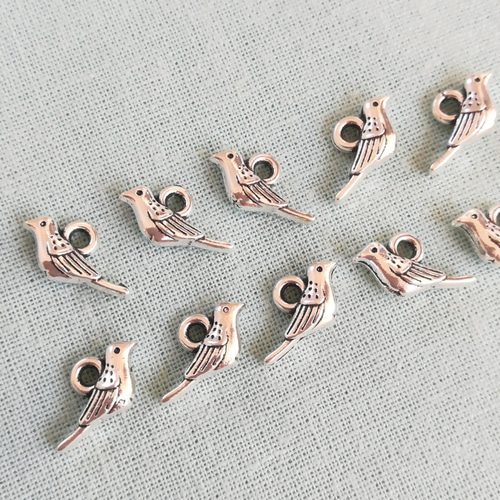 とりチャーム / 小鳥チャーム * アンティークシルバー / 10個 チャーム  