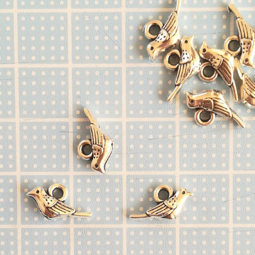 とりチャーム / 小鳥チャーム * アンティークシルバー / 10個 チャーム  