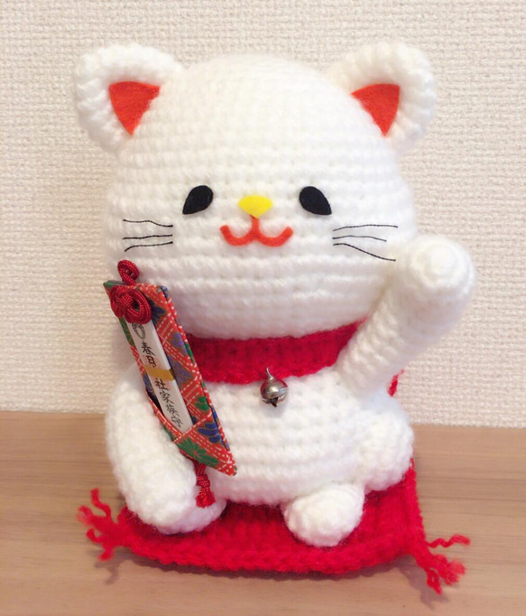 下ぶくれ招き猫のあみぐるみ 招き猫 SOREIRO 通販 1640179｜Creema