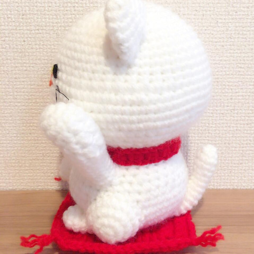 下ぶくれ招き猫のあみぐるみ 招き猫 SOREIRO 通販 1640179｜Creema