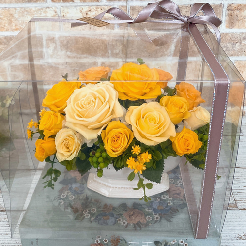 黄色のプリザーブドフラワー(クリアBOX付き) プリザーブドフラワー