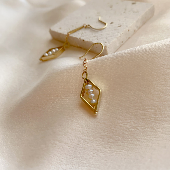 凡爾賽宮 - 珍珠 黃銅耳環-可改夾 第9張的照片