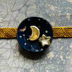 ビンテージ素材のロマンティックな月と星の帯留め「久遠のカリスマ」 5枚目の画像