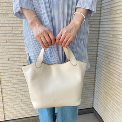 日本製　お出かけに最適なサイズ感でマルチに活躍する本革 トートバッグ Marle=マール選べる13色　受注製作 6枚目の画像