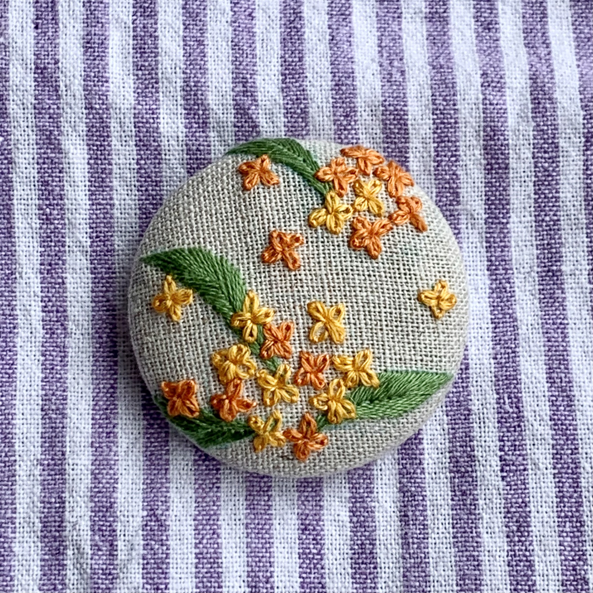 刺繍ブローチ/ヘアゴム 金木犀（生成り） ブローチ funi 通販
