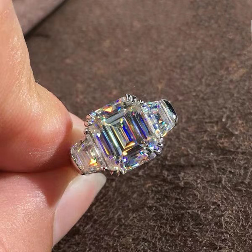 豪華仕様】輝くエメラルド モアサナイト ダイヤ リング K18WG 指輪  