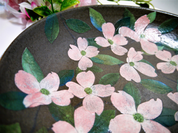 ＜creema限定＞浅盛り鉢　花水木（ハナミズキ） 2枚目の画像
