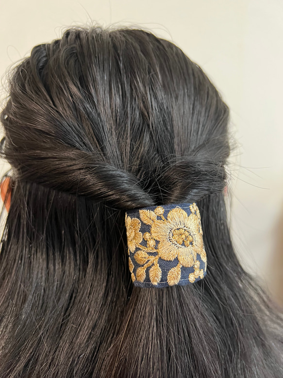 ꕤインド刺繍生地 ポニーフック ヘアカフ 黒 アンティーク ベロアꕤ ꕤ