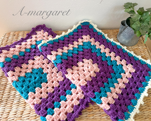 スロウスタート原画ランチョンマットラミネート加工+絵馬キーホルダー ランチョンマット & コースター