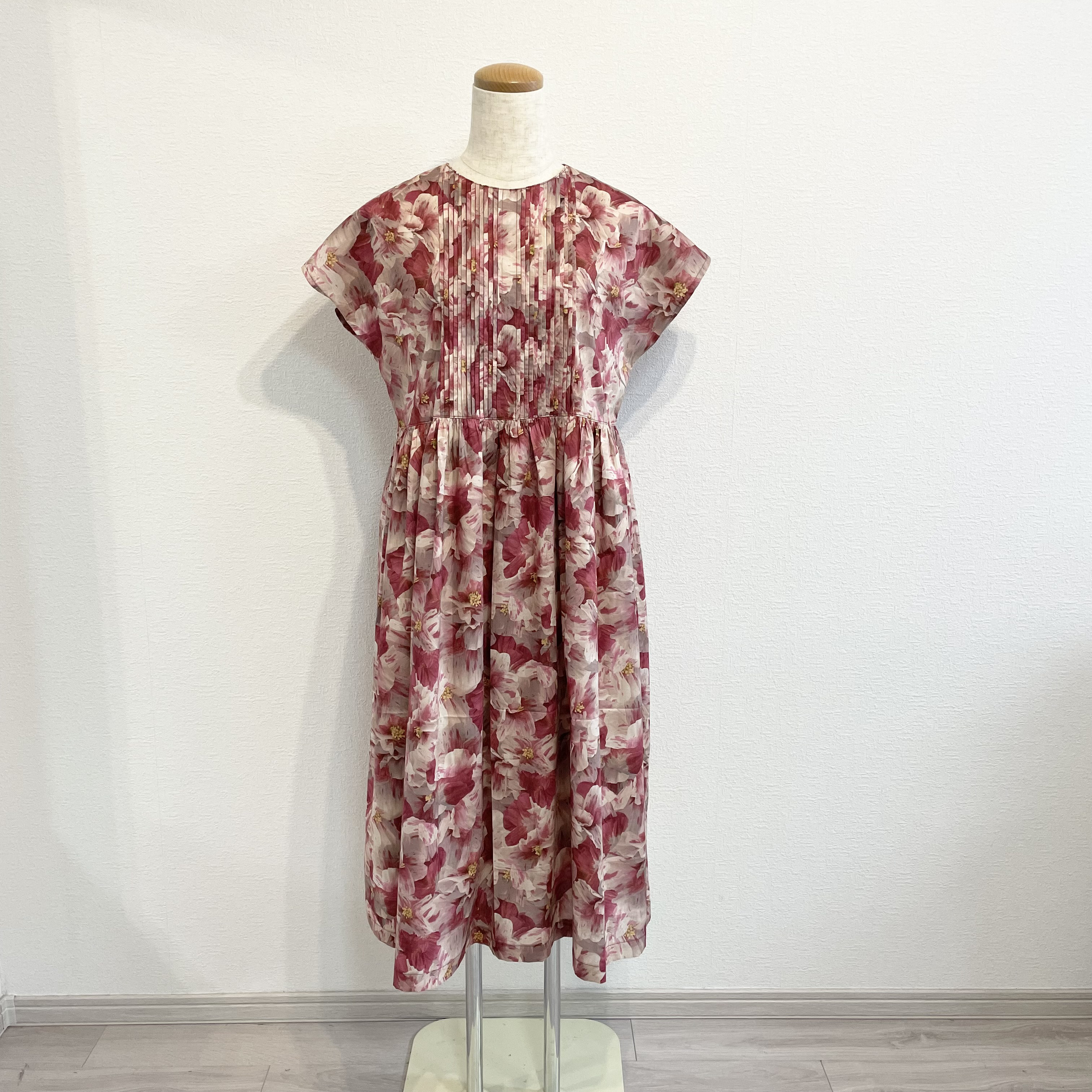 リバティ生地＊タック身頃のワンピース（ペーパーペタルス）