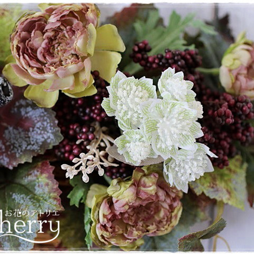 秋リース】色付くグレープリーフとラナンキュラスの壁面バスケット  