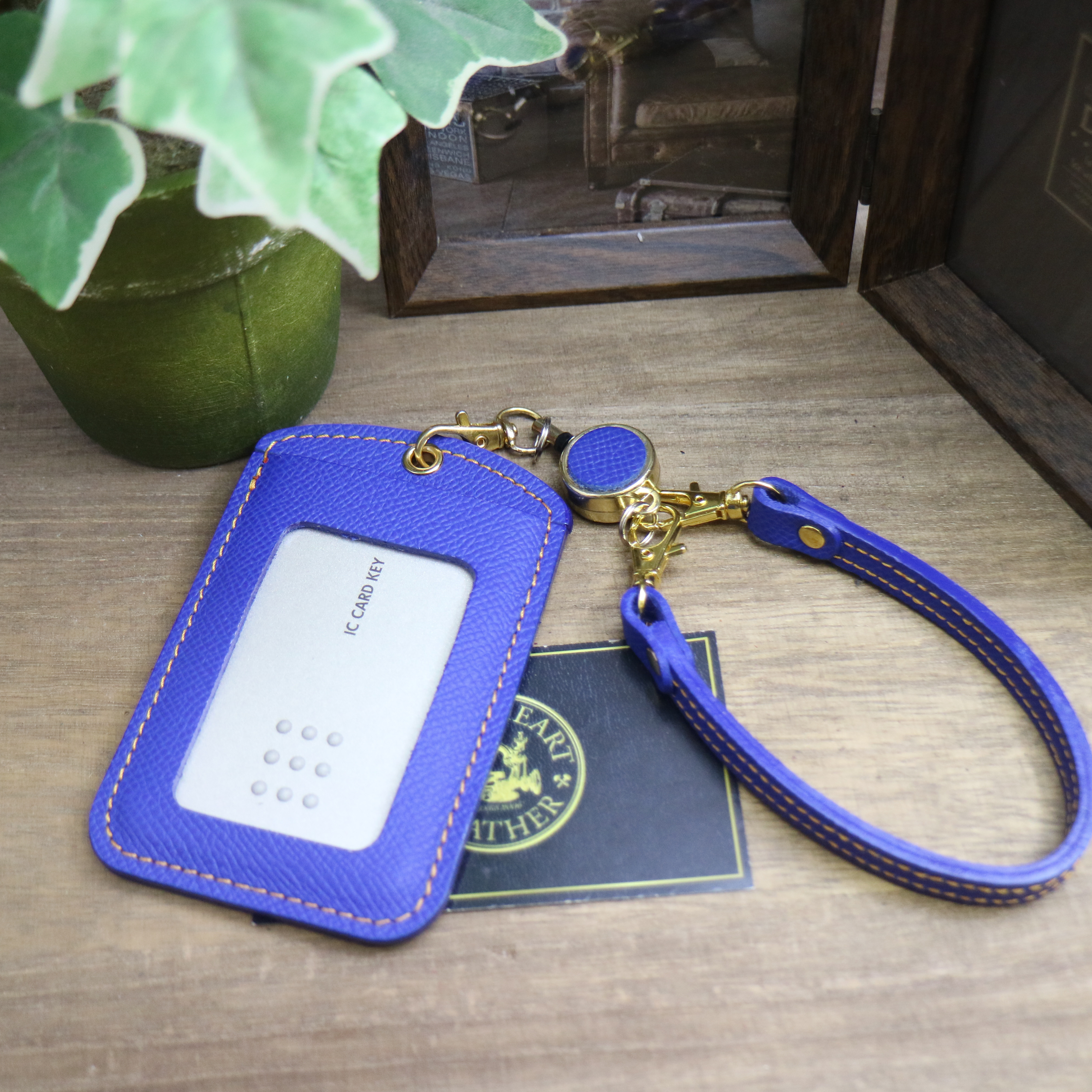 パスケース　リール付きストラップ　高級皮革 ヴォーエプソン仕様