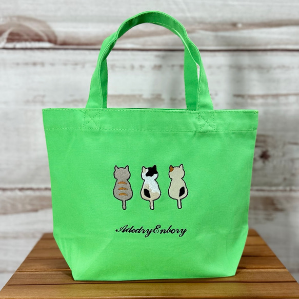 【送料無料】3匹の猫シルエットのワンポイント刺繍のキャンバスミニトートバッグ 2枚目の画像