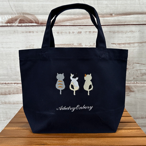 【送料無料】3匹の猫シルエットのワンポイント刺繍のキャンバスミニトートバッグ 3枚目の画像