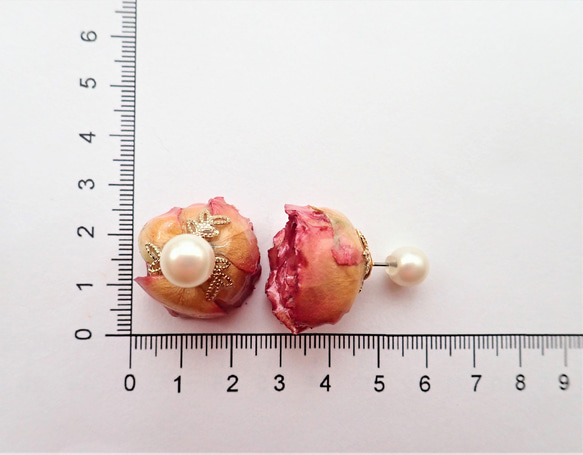 特集掲載　Rosemellia　玫瑰乾燥花　樹脂加工耳環　珍珠後耳扣　❊空郵台灣5-7天 第8張的照片