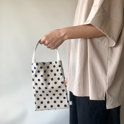 【ぺたんこバッグ】DOT MINI BAG　白丸&紺丸 8枚目の画像