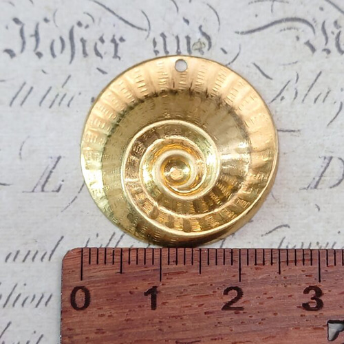 BEHOLD− サザエの蓋 2個 カン有り 貝 シェル 真鍮製 アメリカ製