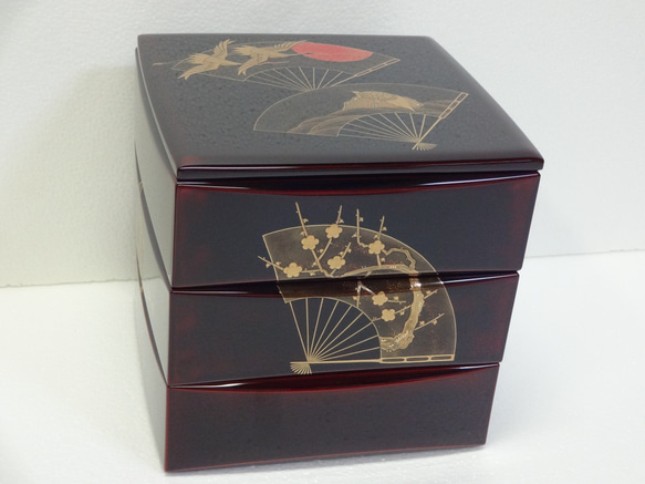 伝統工芸・輪島塗 「三段重」 ～扇面模様 鶴亀・旭日・梅 蒔絵