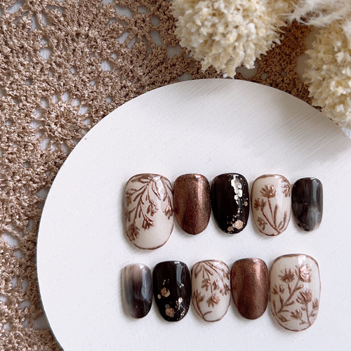 秋にピッタリのブロンズフラワーネイル ネイルチップ（つけ爪