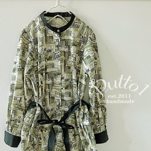 幾何学模様 リボン付きシャツワンピース