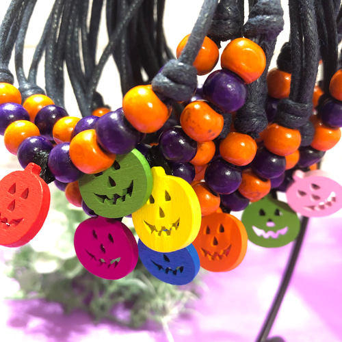 送料無料】✝️ハロウィンウッドビーズ✝️業務用チョーカー【18本