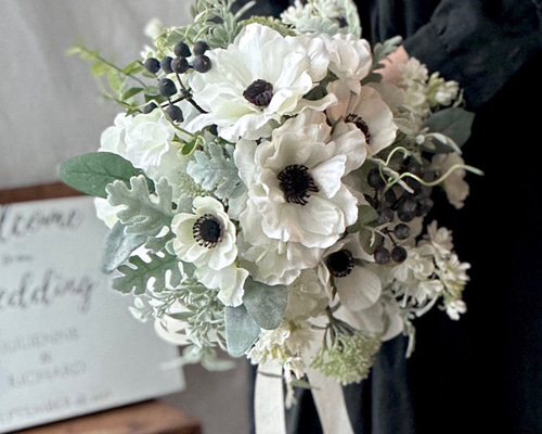アネモネとスイートピー クラッチブーケ シルバーリーフ wedding 前