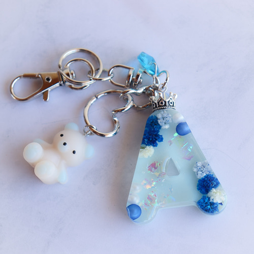 ハンドメイド オーダー レジン キーホルダー  アルファベット  名入れ　氷　泡 ハンドメイド  アルファベット レジン  オーダー 名入れ　氷　泡 キーホルダー