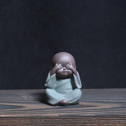 黒色の陶器製　僧侶の座像　置物 黒色の陶器製 僧侶の座像 置物