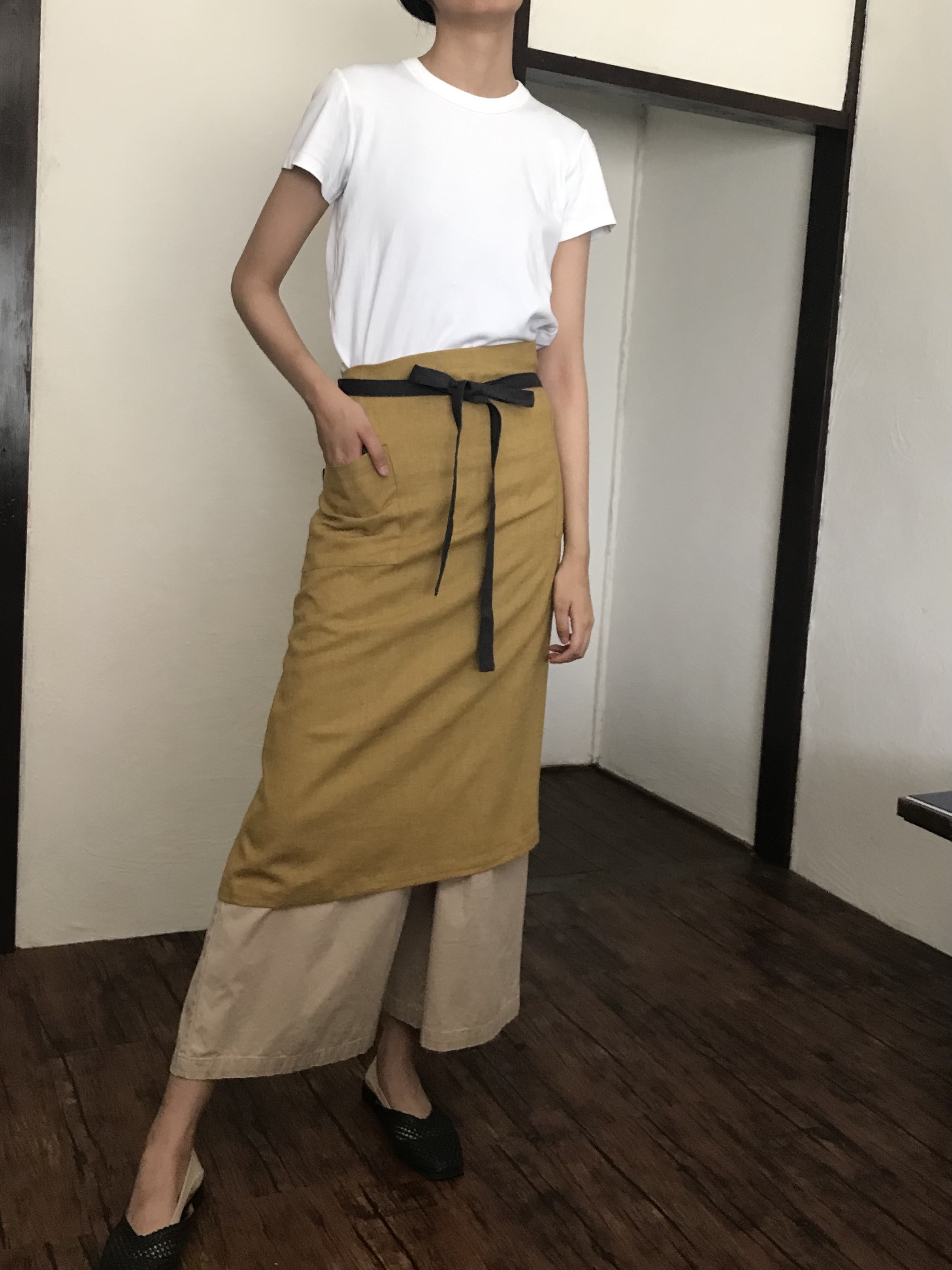 バイカラー　タオル掛け付き　麻１００％　ソムリエ　カフェエプロン