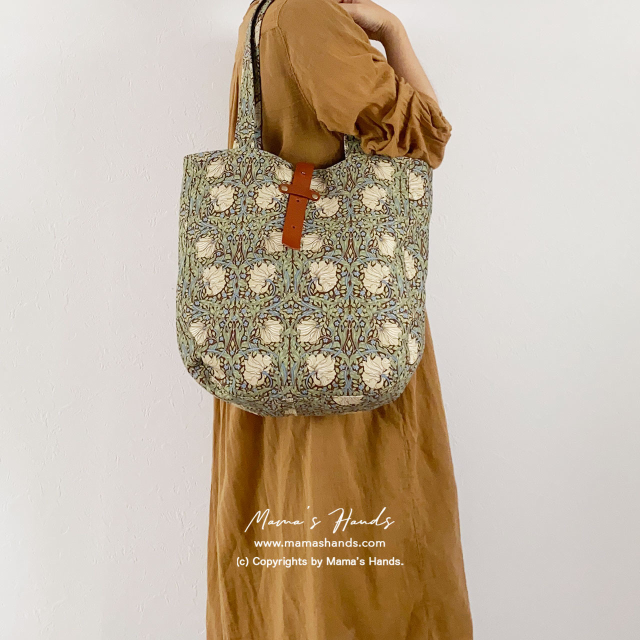 ⭐️7点売れました⭐️《ウィリアム モリス クラシカル》ピンパーネル 茶系 花柄 革 (中) 軽い A4 トートバック