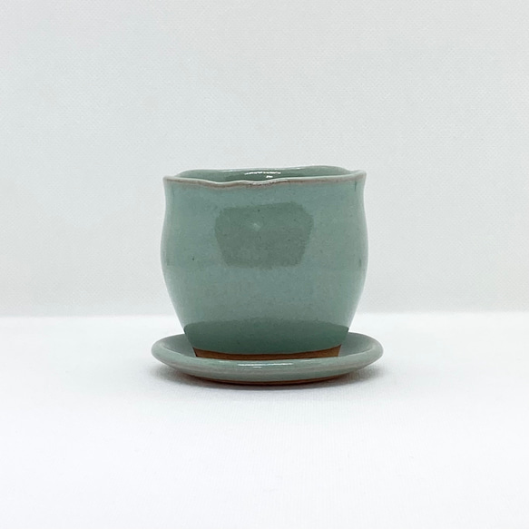 小ぶりな植木鉢　〜レトロな翠色・受け皿付き〜 5枚目の画像