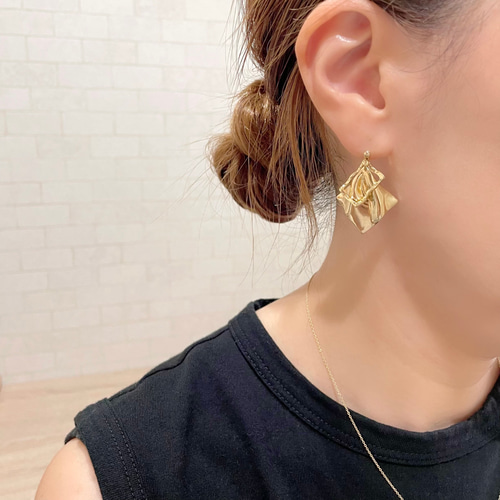 ひし形メタルウェーブ×スクエアリング ピアス / イヤリング ピアス