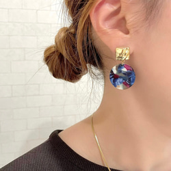 雫ゴールドの揺めき×ぷっくりカボション ピアス / イヤリング ピアス