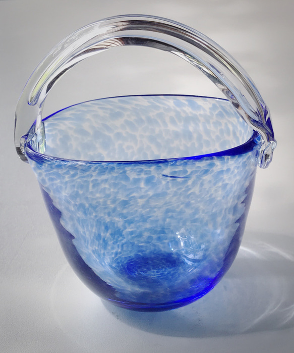 ワケありな逸品　海色ガラスのバッグ形の器　glass  bag 1枚目の画像