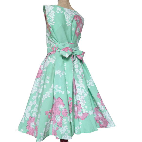 花柄カワイイ ” 浴衣ワンピース ” 膝丈 着物リメイク ワンピース ゆかた 衣装 和柄 ミントグリー 2枚目の画像