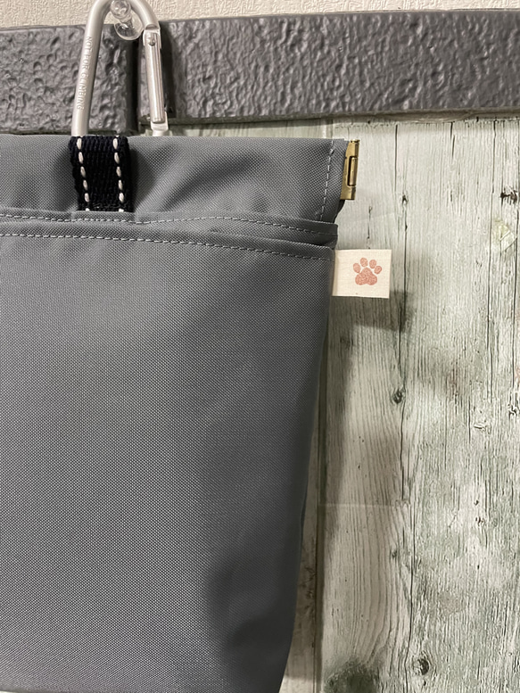 ナイロンオックス生地の消臭マナーポーチ　口大きめ　グレイ 2枚目の画像