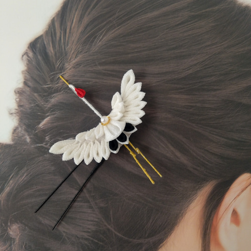 羽ばたく門出に❁ 鶴 白 つまみ細工髪飾り 七五三 成人式 結婚式