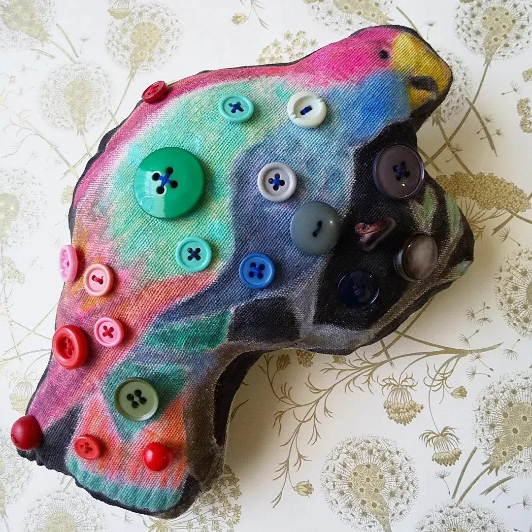 鳥のぬいぐるみ　ブラック＆レッド