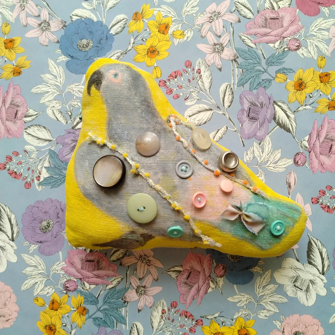 鳥のぬいぐるみ　イエロー