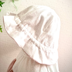 ベビーちゃんセットアップギャザー五分袖ブラウス&チューリップ帽子白い小花くすみピンク系 6枚目の画像