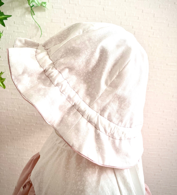 ベビーちゃんセットアップギャザー五分袖ブラウス&チューリップ帽子白い小花くすみピンク系 6枚目の画像