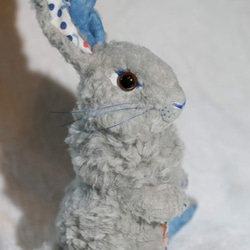 ウサギのぬいぐるみNo.D(ライトグレー) 3枚目の画像