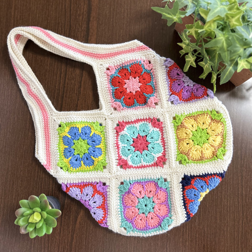 ハンドメイド フラワーモチーフバッグ 花モチーフバック☆11☆ニットバック トートバッグ プリシラ