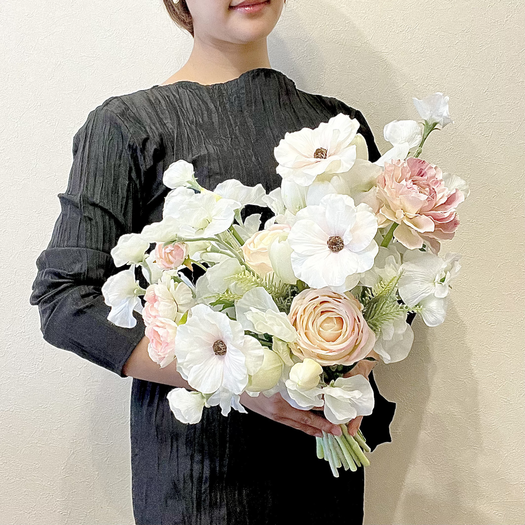 ホワイトとベビーピンクのブーケ