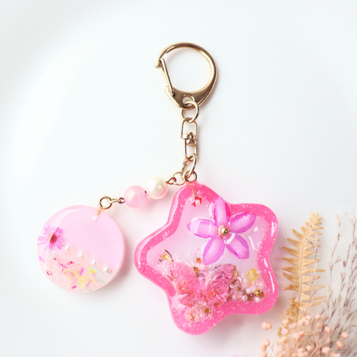 もかママ(*´꒳`*) シャカシャカキーホルダー　ハンドメイド シャカシャカキーホルダー ピンク 星 キーホルダー まなまま