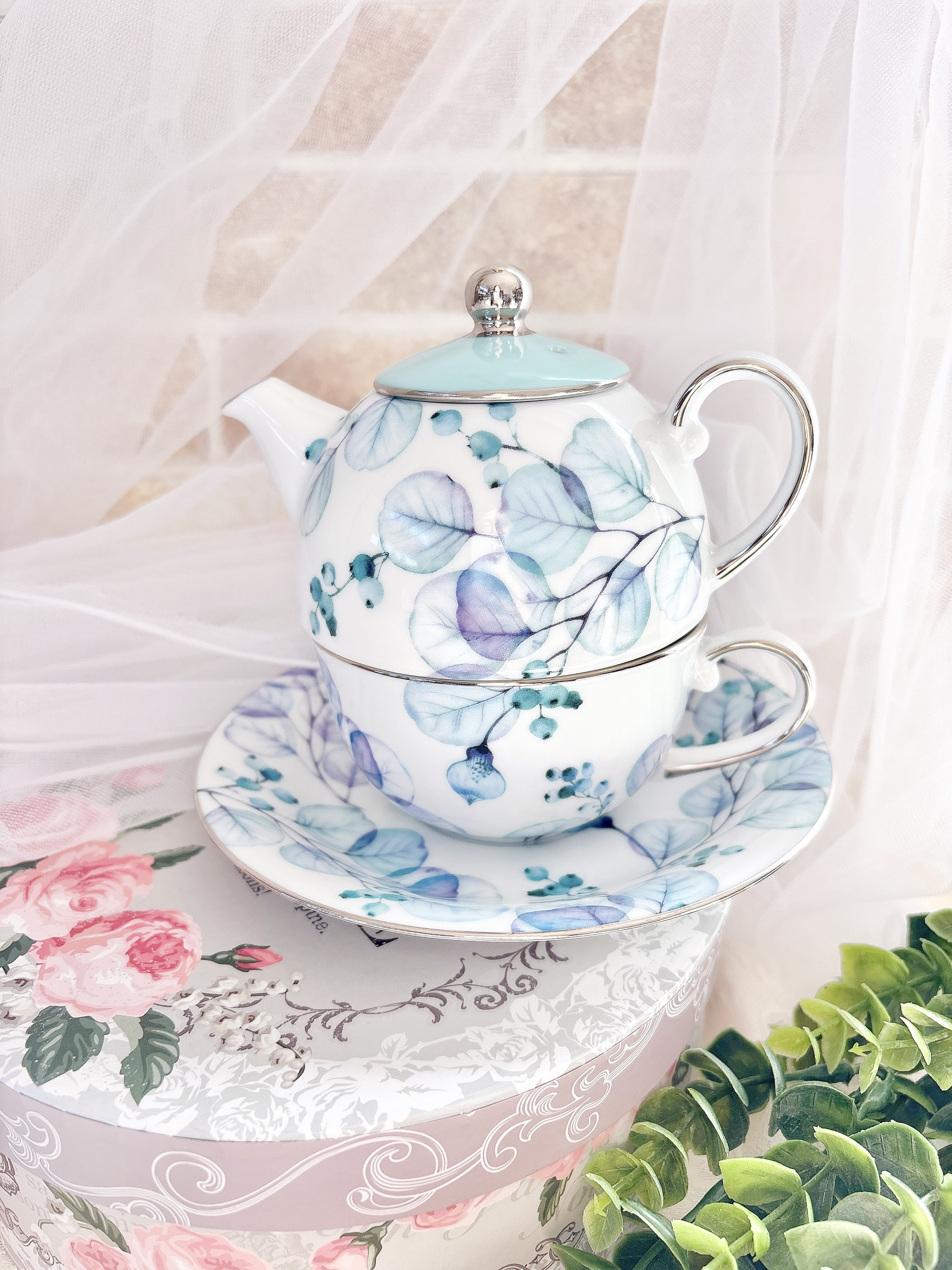 爽やかブルーのフラワーティーフォーワン