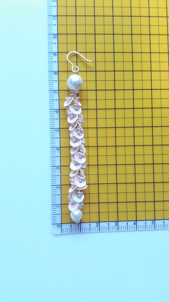 ピンクスパンコールのイヤリングアクセサリー / 9.00 cm 5枚目の画像